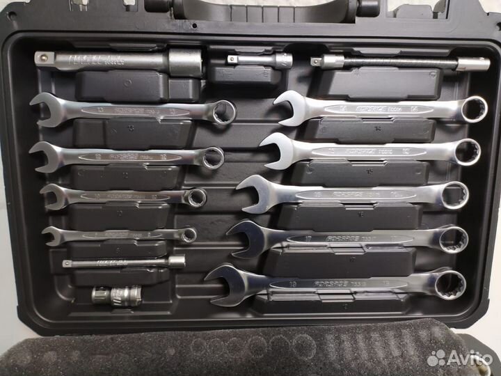 Набор инструментов 82 предмета 1/4' + 1/2' 82 пр 6