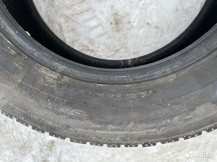 Pirelli Ice Zero 215/65 R16 102T