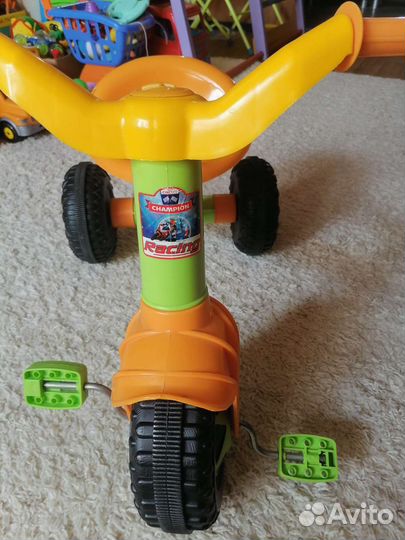 Трехколесный велосипед