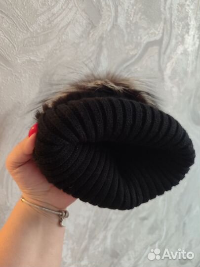 Шапка из вязаной норки с чернобуркой