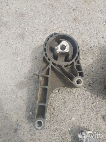 Подушка двигателя Шевроле Круз