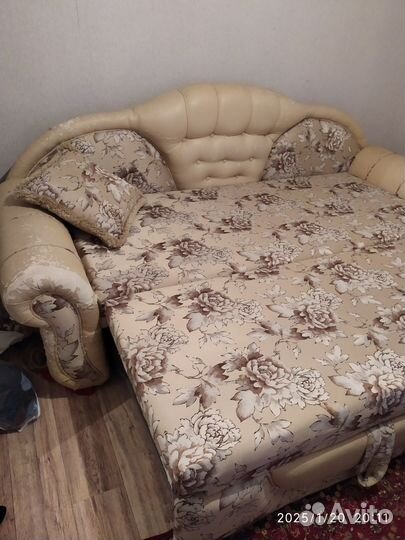 Диван прямой раскладной бу