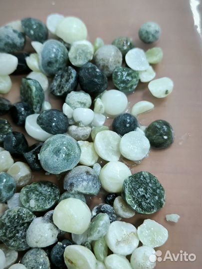 Нефрит 325 гр