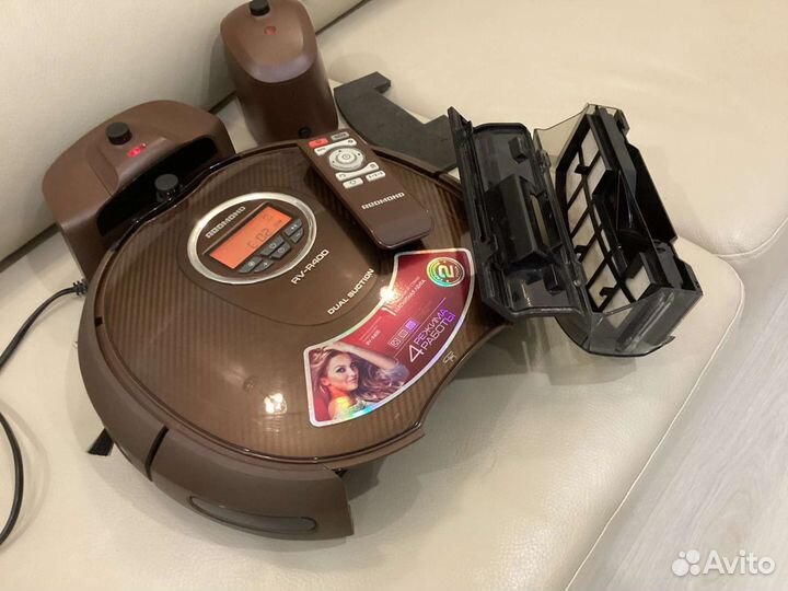 Робот пылесос Redmond RV R400