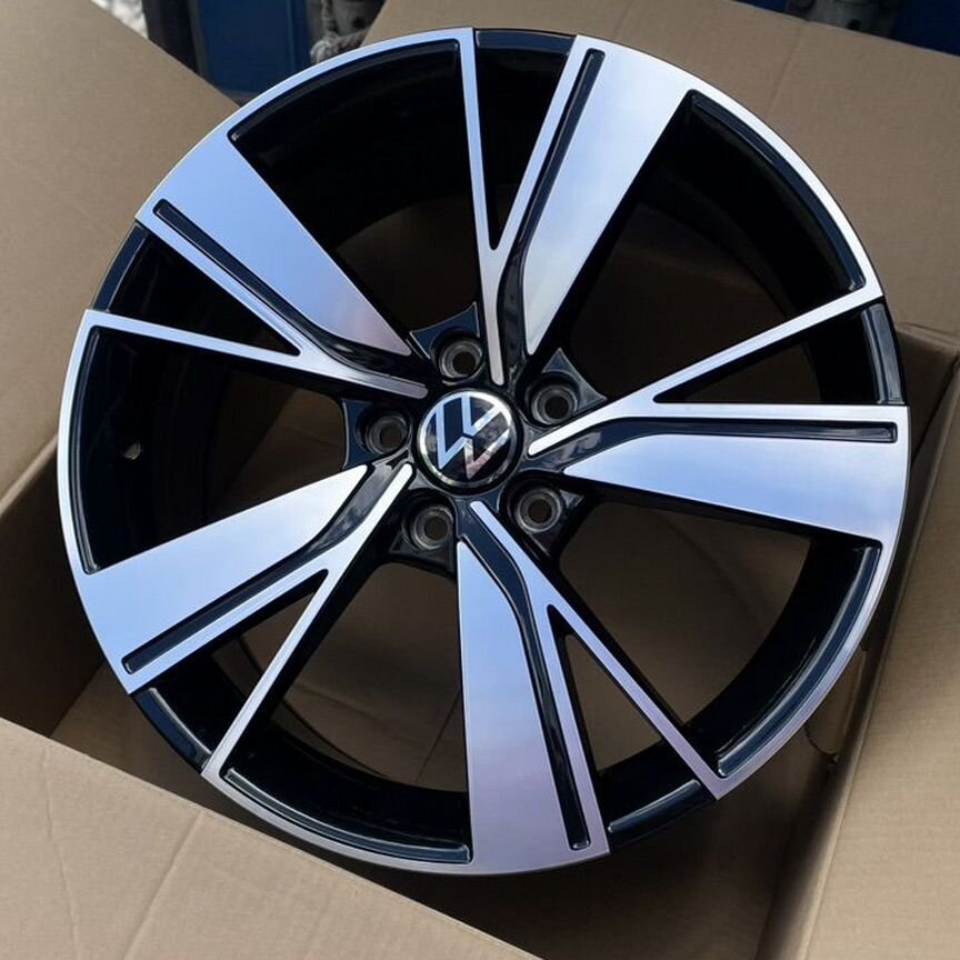 Литые диски Volkswagen 8×R19 5×112