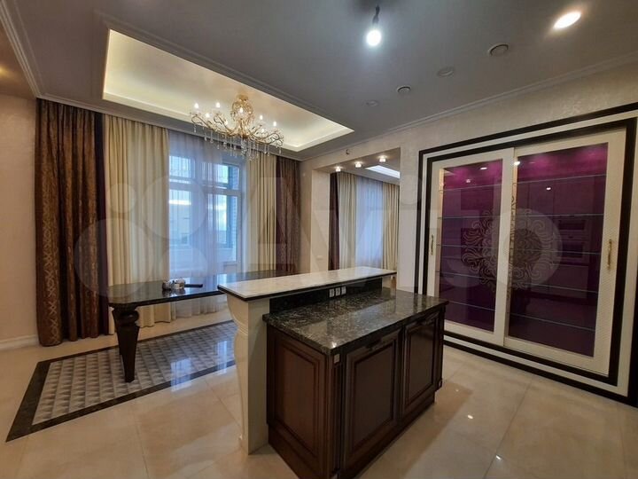 4-к. квартира, 152 м², 12/12 эт.