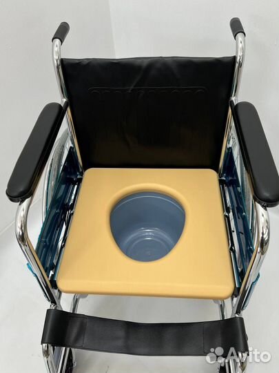 Инвалидная коляска с санитарным оснащением