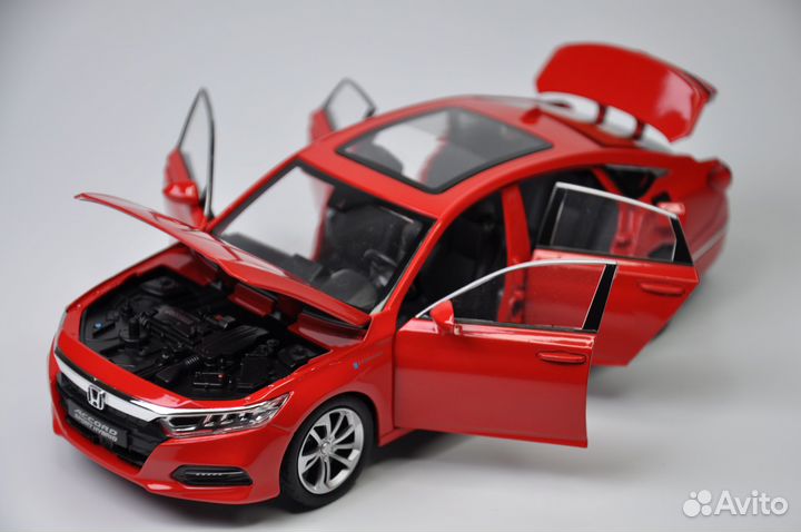 Модель авто Honda Accord 10 (X) 1:24 металл