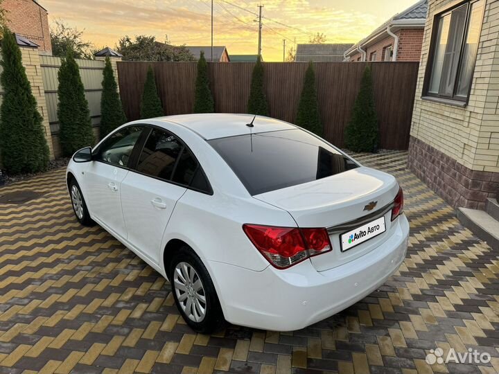 Chevrolet Cruze 1.8 AT, 2011, 135 000 км