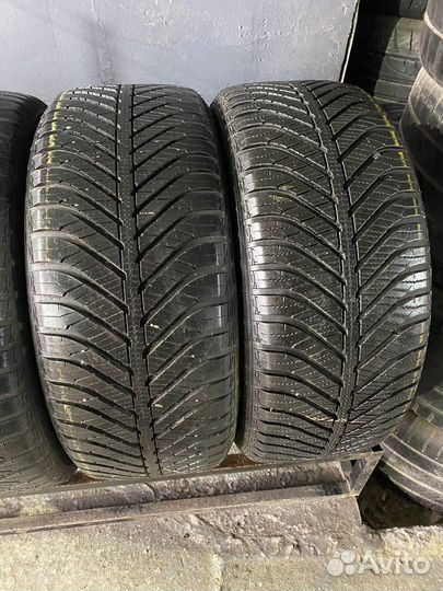 Goodyear Vector 4Seasons 225/45 R17