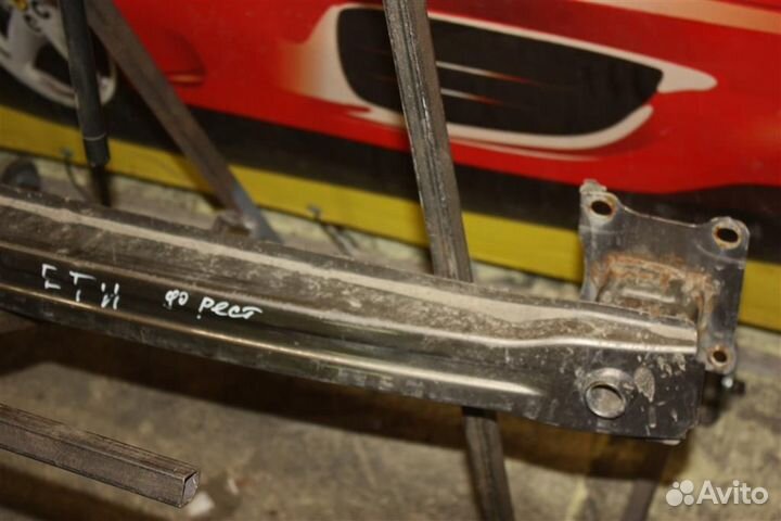 Skoda Yeti 2009 Усилитель заднего бампера