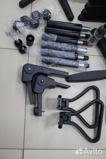 Запчасти для компьютерных кресел, столов и тумб