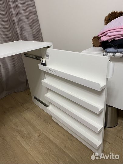 Маникюрный стол