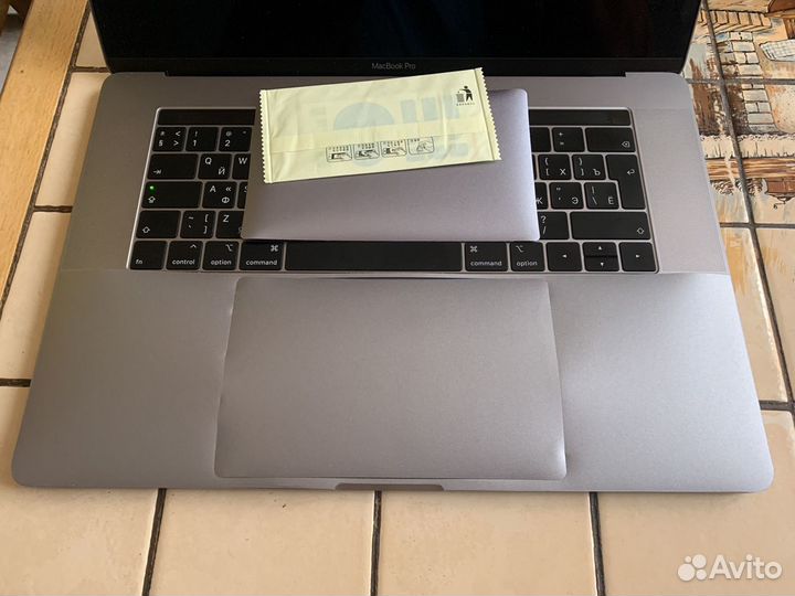 Наклейка MacBook Pro 15 (a1707, a1990)