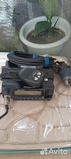 Автомобильная рация с антенной