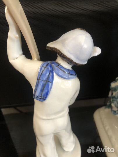 Фарфоровые статуэтки лфз лыжник