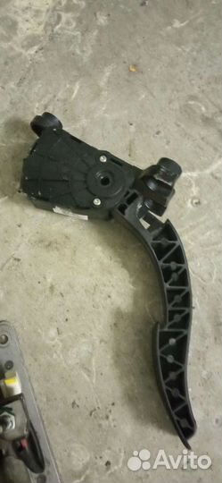 Педали на Хендэ Солярис 2010-2017