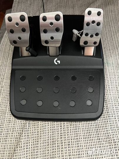 Игровой руль logitech g923