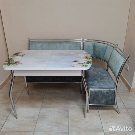 Кухонный уголок металлический хромированный