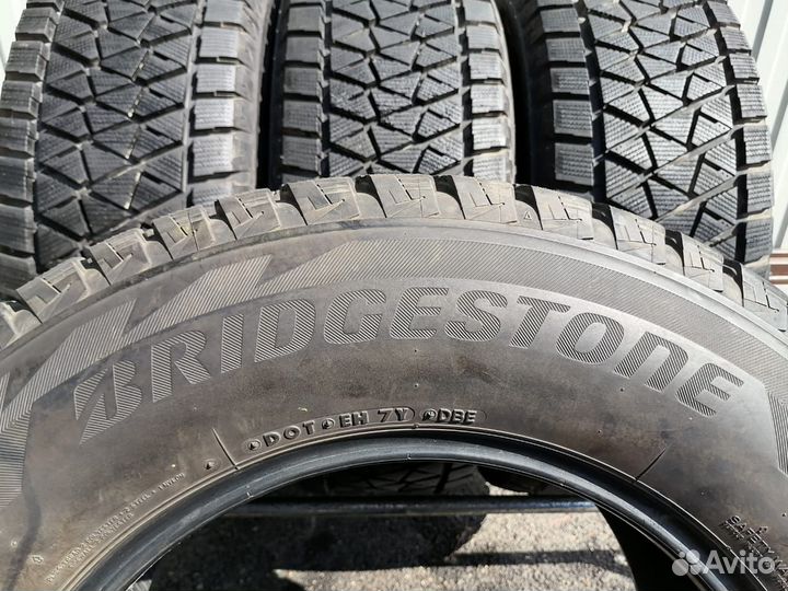 Bridgestone Blizzak DM-V2 265/65 R17