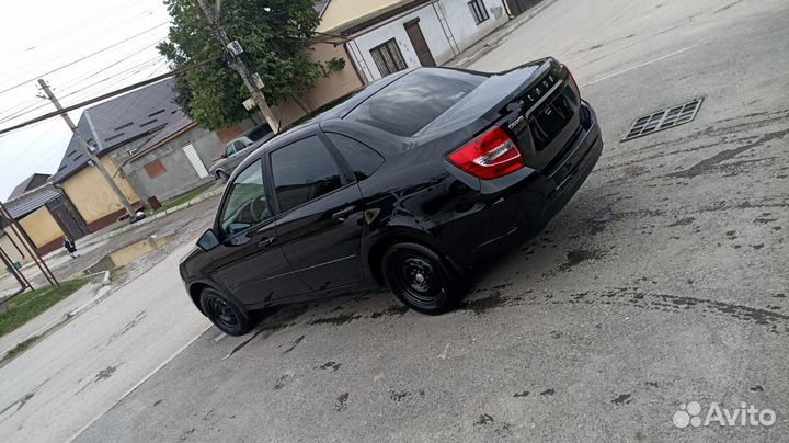 LADA Granta 1.6 МТ, 2023, 700 км