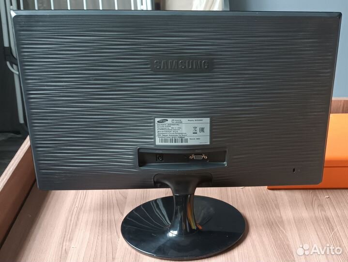 Монитор Samsung s22d300ny