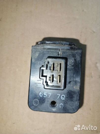 Резистор отопителя Toyota Hiace 1996г