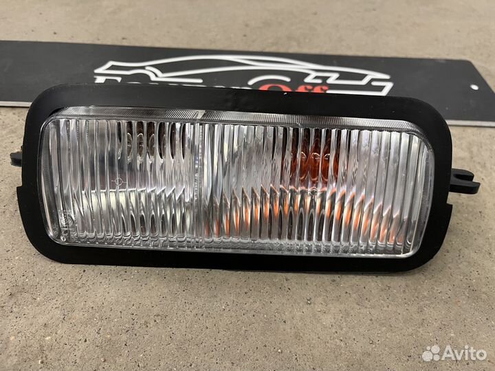 Подфарники Нива 21213/21214 белые