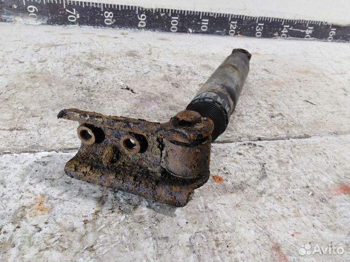 Амортизатор задний правый