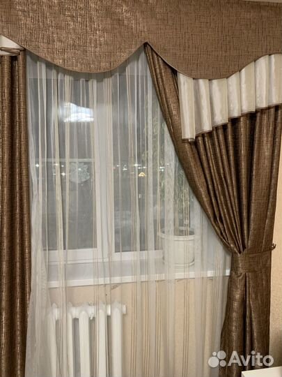 Шторы с ламбрикеном, тюль, подхваты, подушки