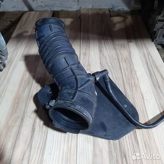 Воздухозаборник воздушного фильтра Mazda Cx 9 CA