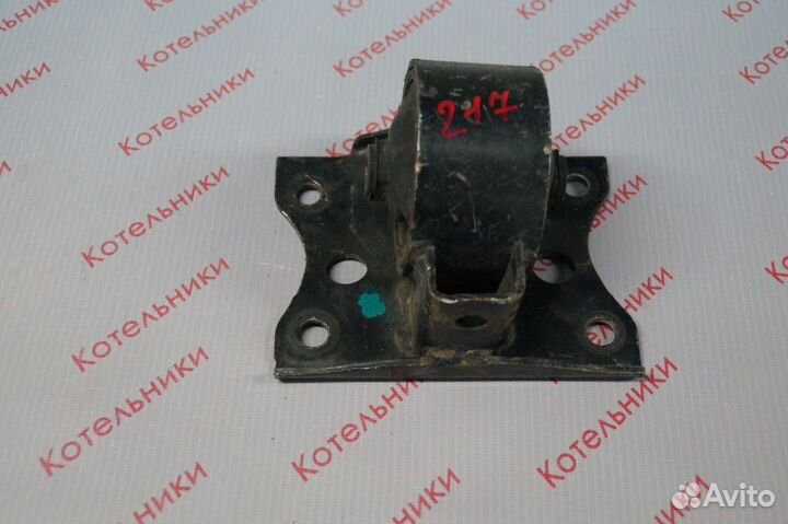 Nissan 11220-5M510 Опора кпп