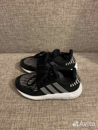 Кроссовки adidas 28
