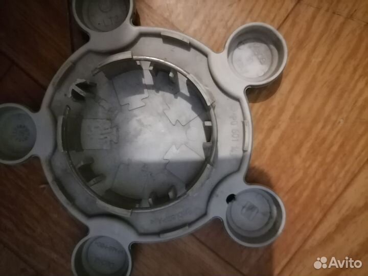 Продам ступичные колпаки