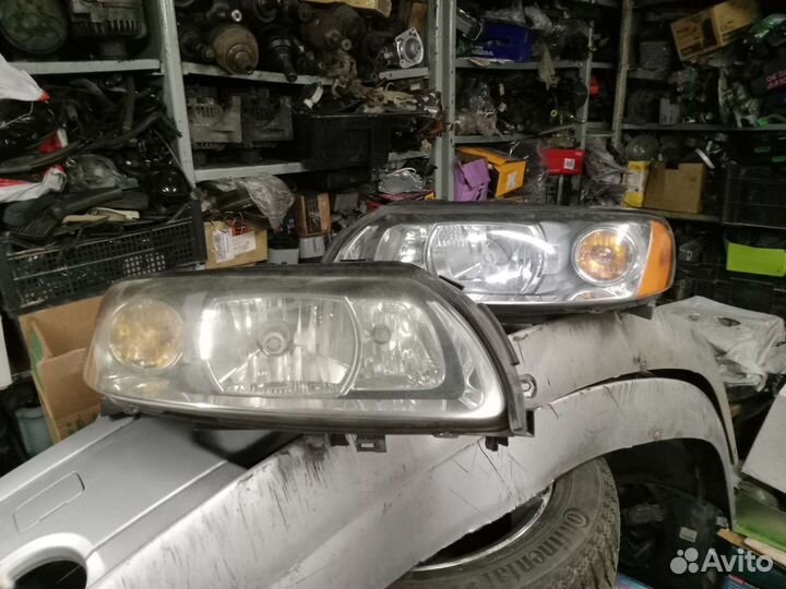 Фара левая фара правая volvo S60 v70 xc70 ксенон