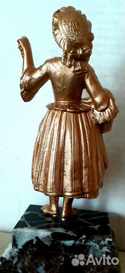 Статуэтка Шпиатр.камень.Особа 19 век. редкая