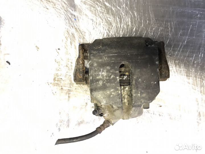 Суппорт передний правый Bmw e39