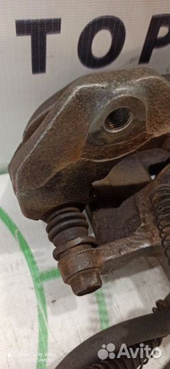 Суппорт передний правый Mitsubishi Lancer 9 CS3A