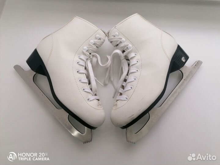 Коньки фигурные