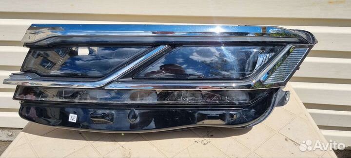 Фара левая VW touareg III 2018