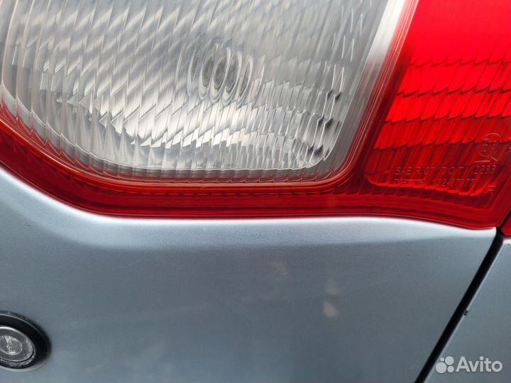 Фонарь внутренний правый на Lancer 10 хэтчбек