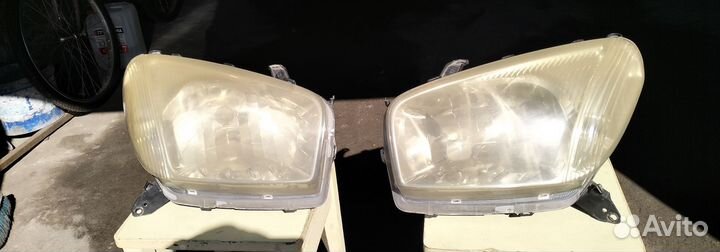 Фары на toyota Rav 4