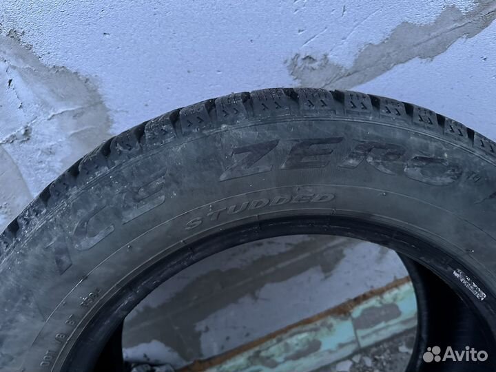 Pirelli Ice Zero 215/55 R16