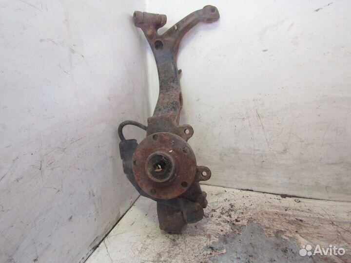 Ступица передняя Лев. Фольксваген Пассат 2003г