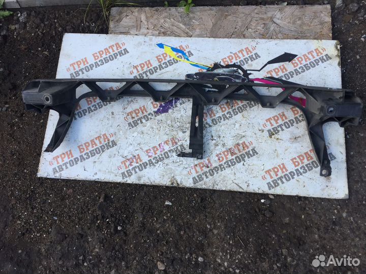 Фольксваген Пассат Кронштейн бампера