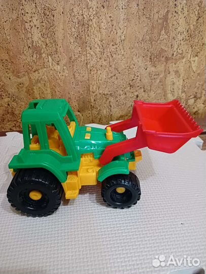 Трактор Ижора с грейдером