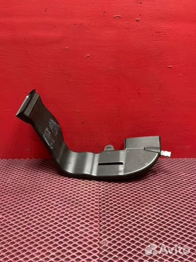 Воздуховод задний правый Audi A8 D4 cdda 2012