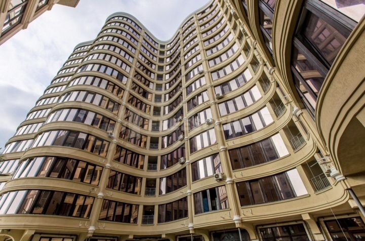 3-к. квартира, 90 м², 7/14 эт.