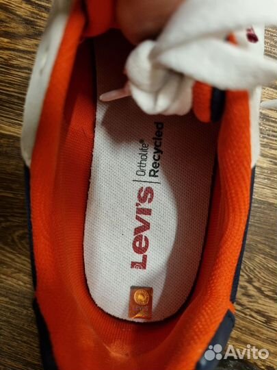 Кроссовки женские levi's