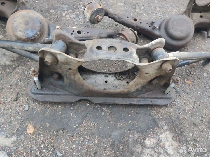 Балка Рычаг задний Chery Tiggo T11